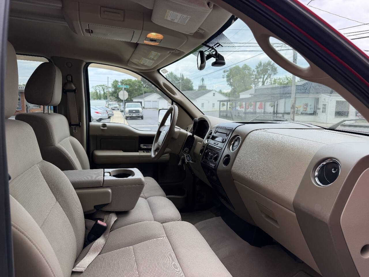 2004 Ford F-150 XLT photo 16