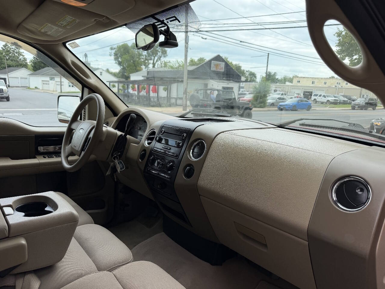 2004 Ford F-150 XLT photo 18