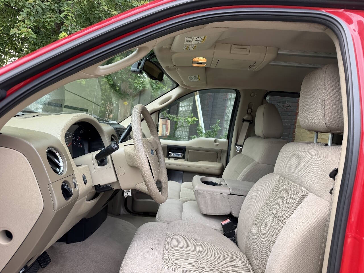 2004 Ford F-150 XLT photo 23