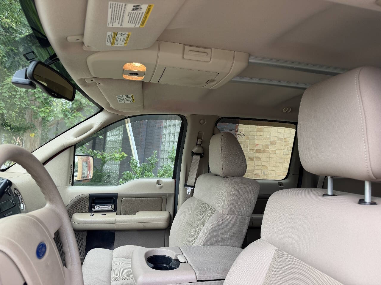 2004 Ford F-150 XLT photo 25