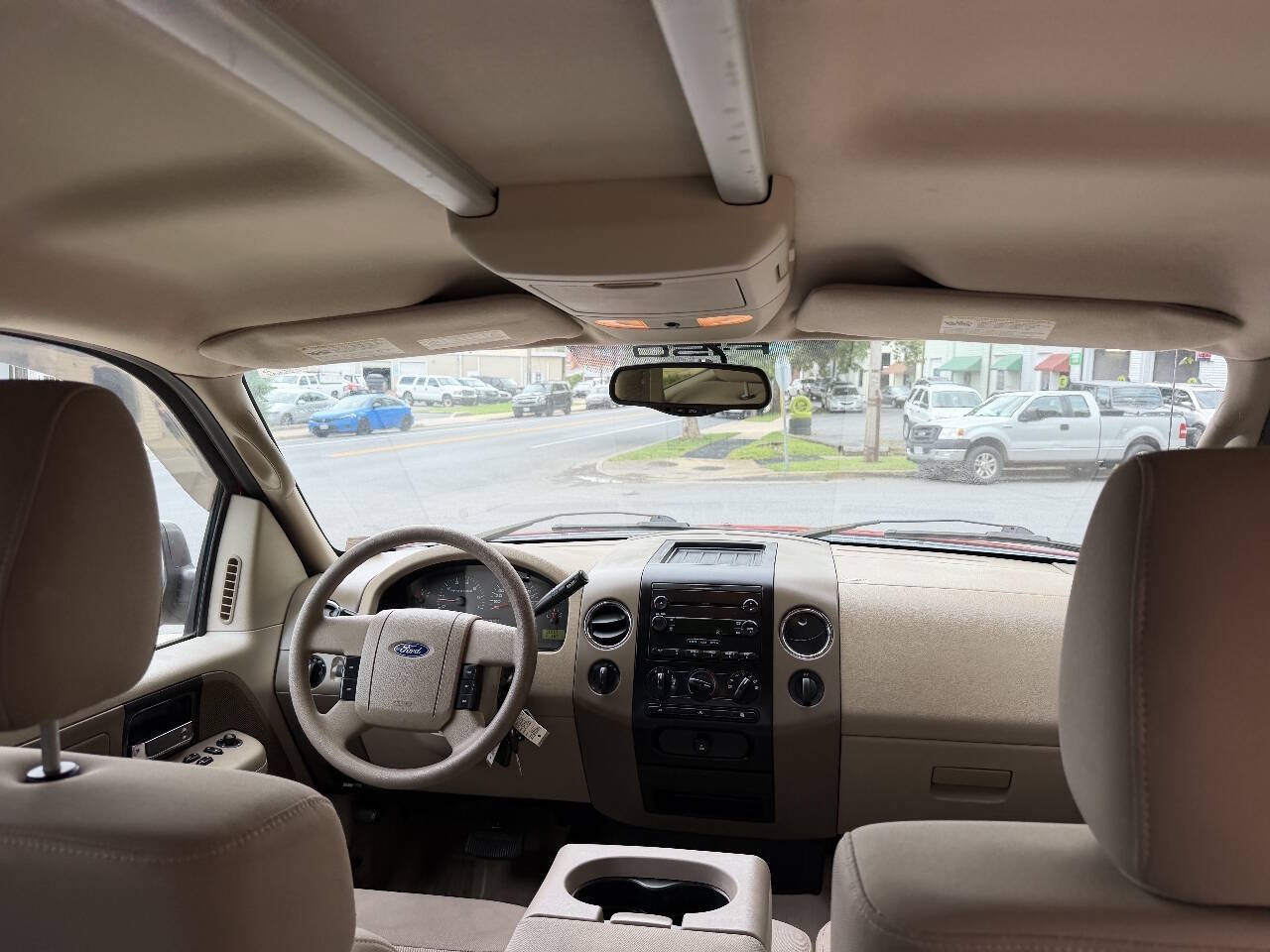 2004 Ford F-150 XLT photo 26