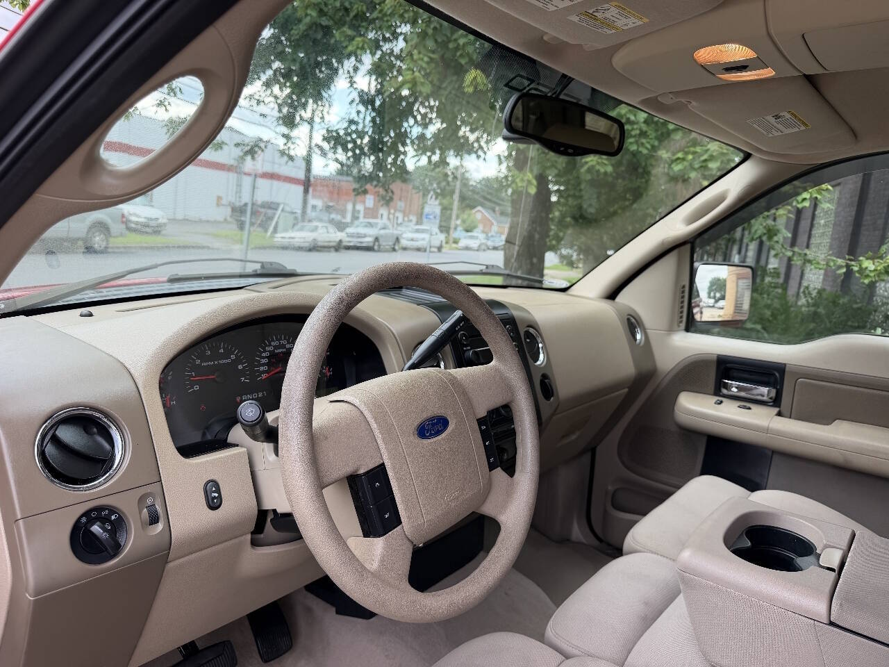 2004 Ford F-150 XLT photo 27
