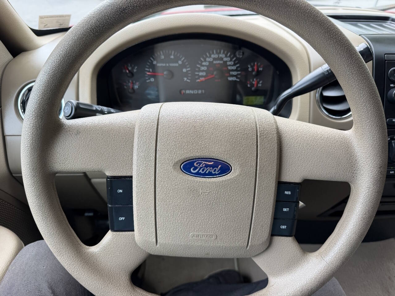 2004 Ford F-150 XLT photo 33