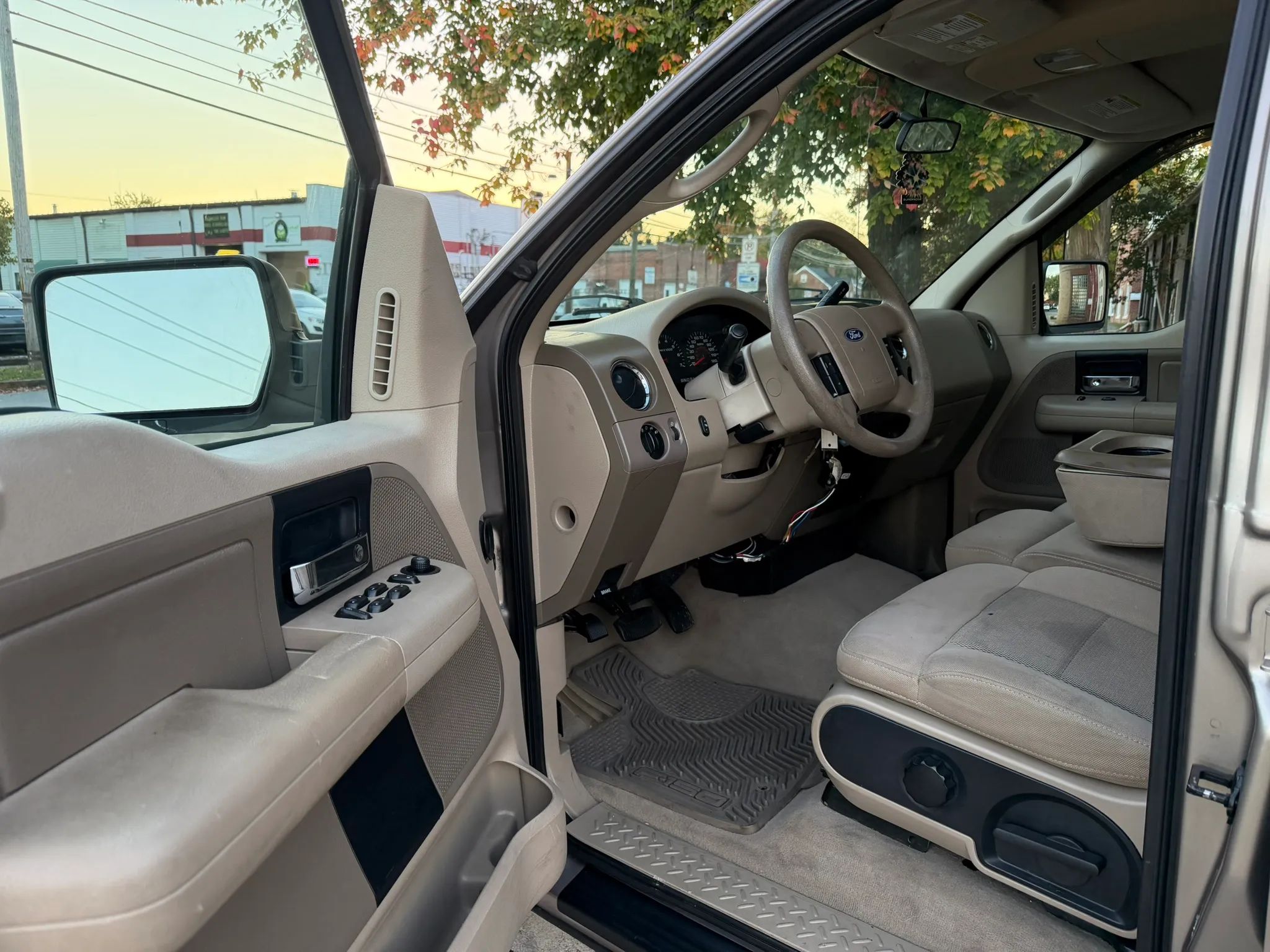 2006 Ford F150 SuperCrew Cab XLT Pickup 4D 6 1/2 ft