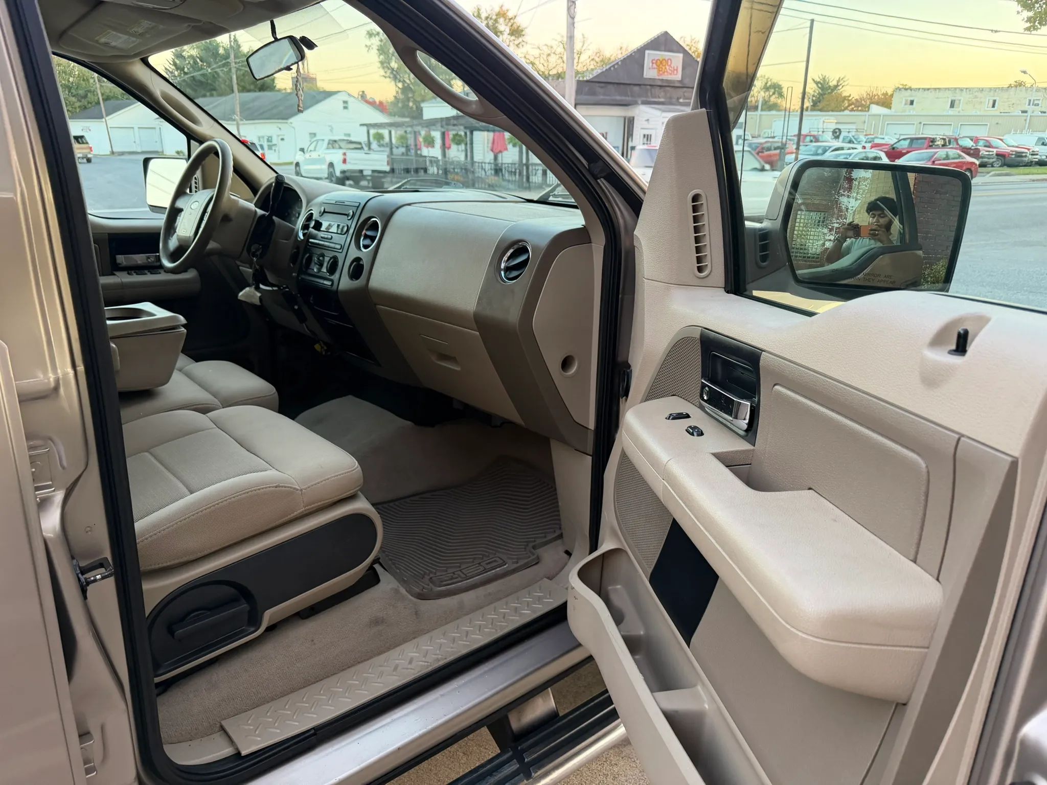 2006 Ford F150 SuperCrew Cab XLT Pickup 4D 6 1/2 ft