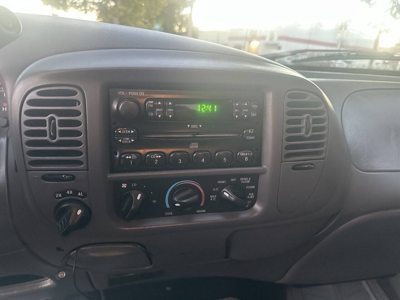2003 Ford F150 SuperCrew Cab XLT Pickup 4D 5 1/2 ft