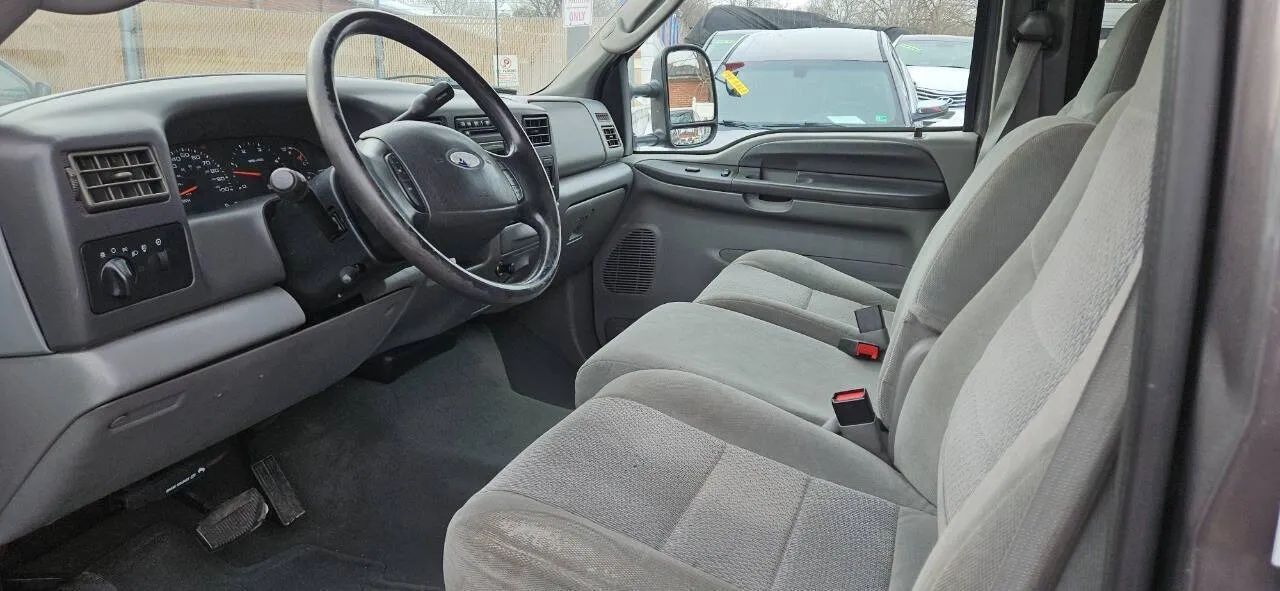 2004 Ford F350 Super Duty Crew Cab XLT Pickup 4D 8 ft photo 12