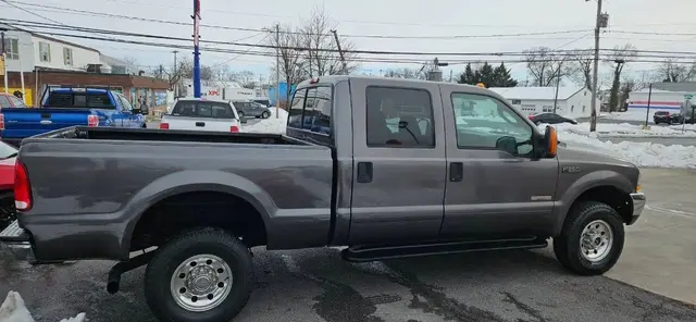 2004 Ford F350 Super Duty Crew Cab XLT Pickup 4D 8 ft photo 4