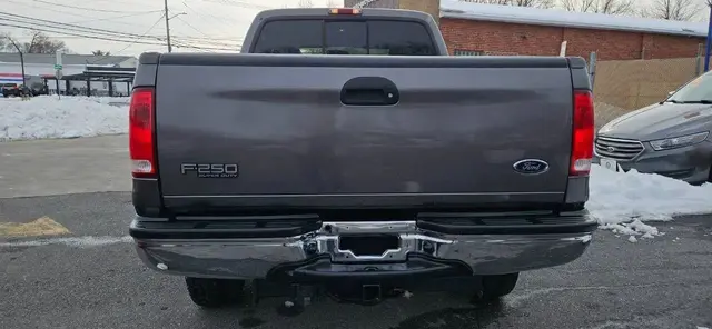 2004 Ford F350 Super Duty Crew Cab XLT Pickup 4D 8 ft photo 6
