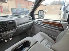 2004 Ford F-350 Super Duty Lariat Crew Cab photo 12