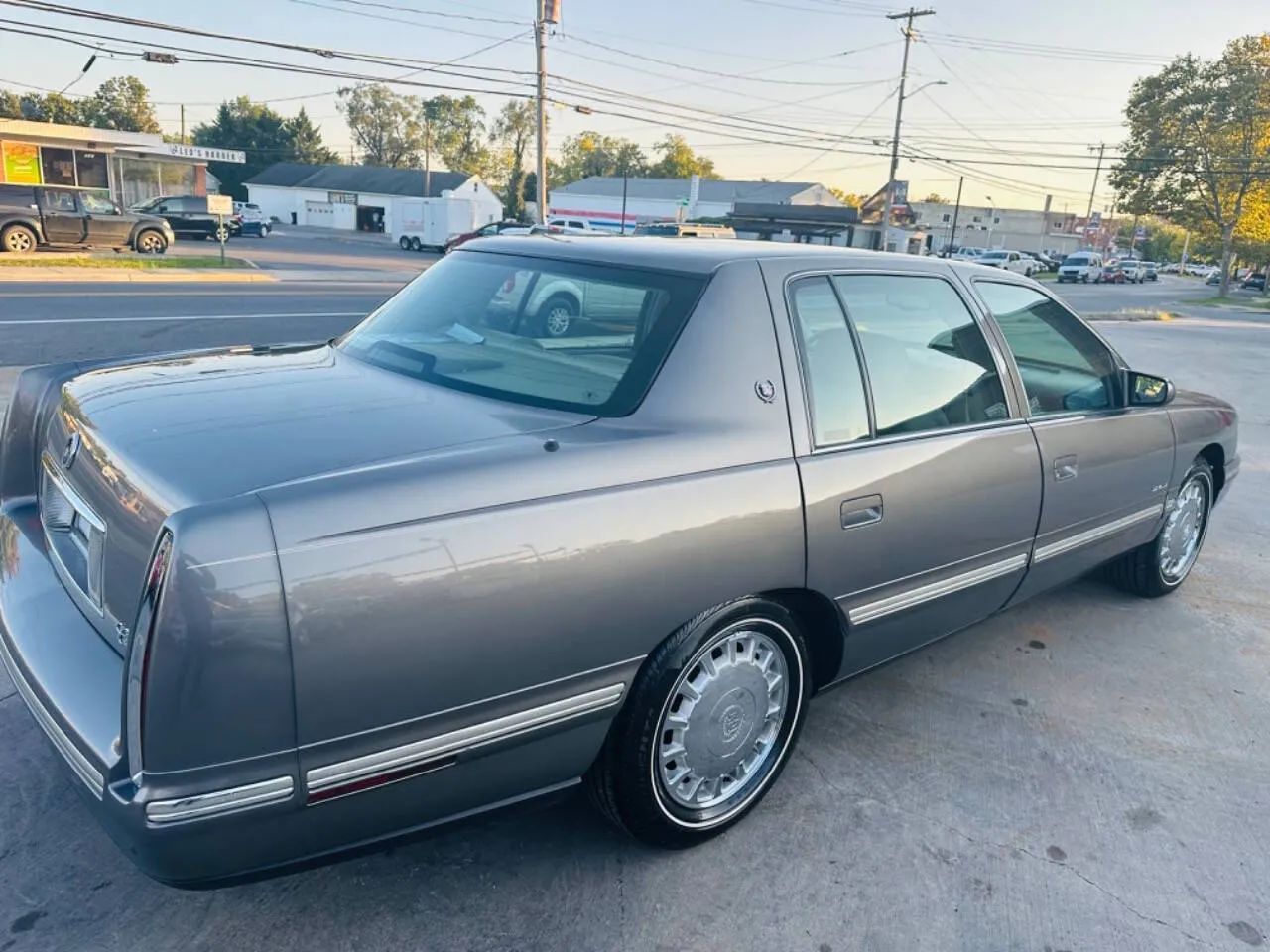 1998 Cadillac DeVille Sedan 4D