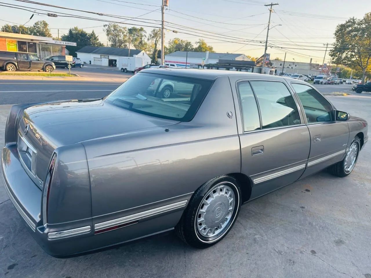 1998 Cadillac DeVille Sedan 4D