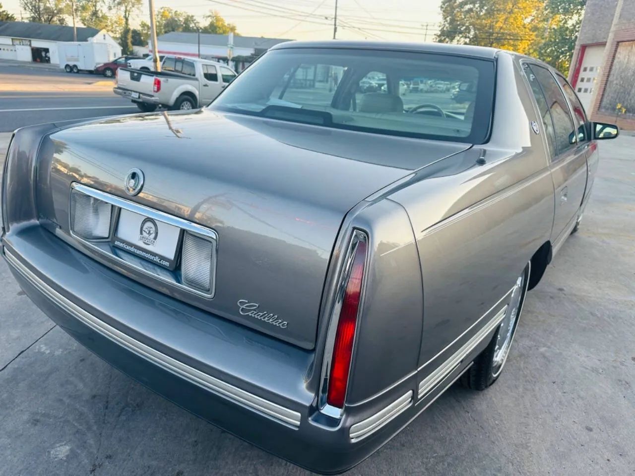 1998 Cadillac DeVille Sedan 4D