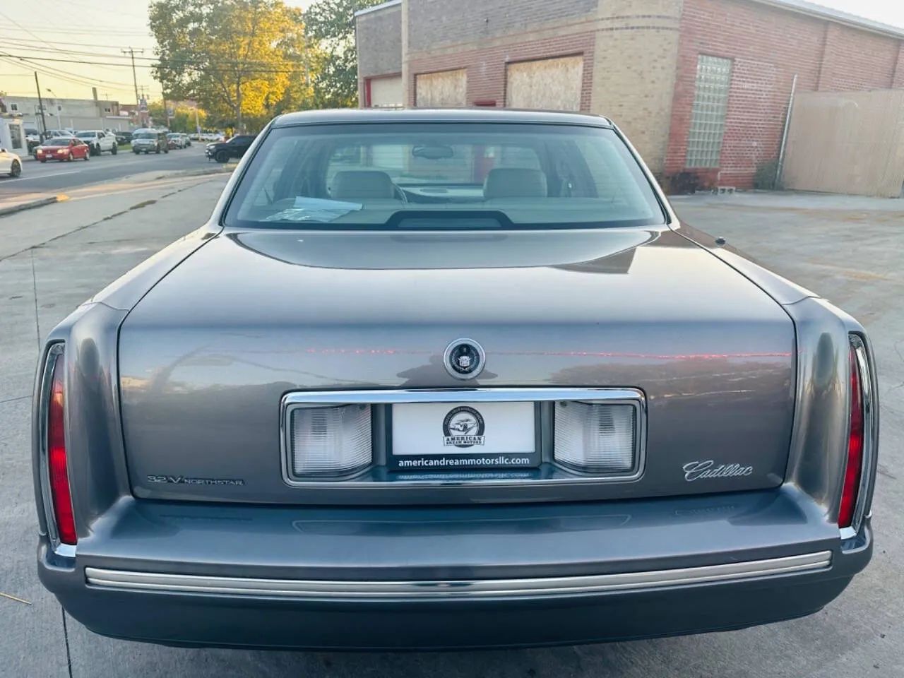 1998 Cadillac DeVille Sedan 4D