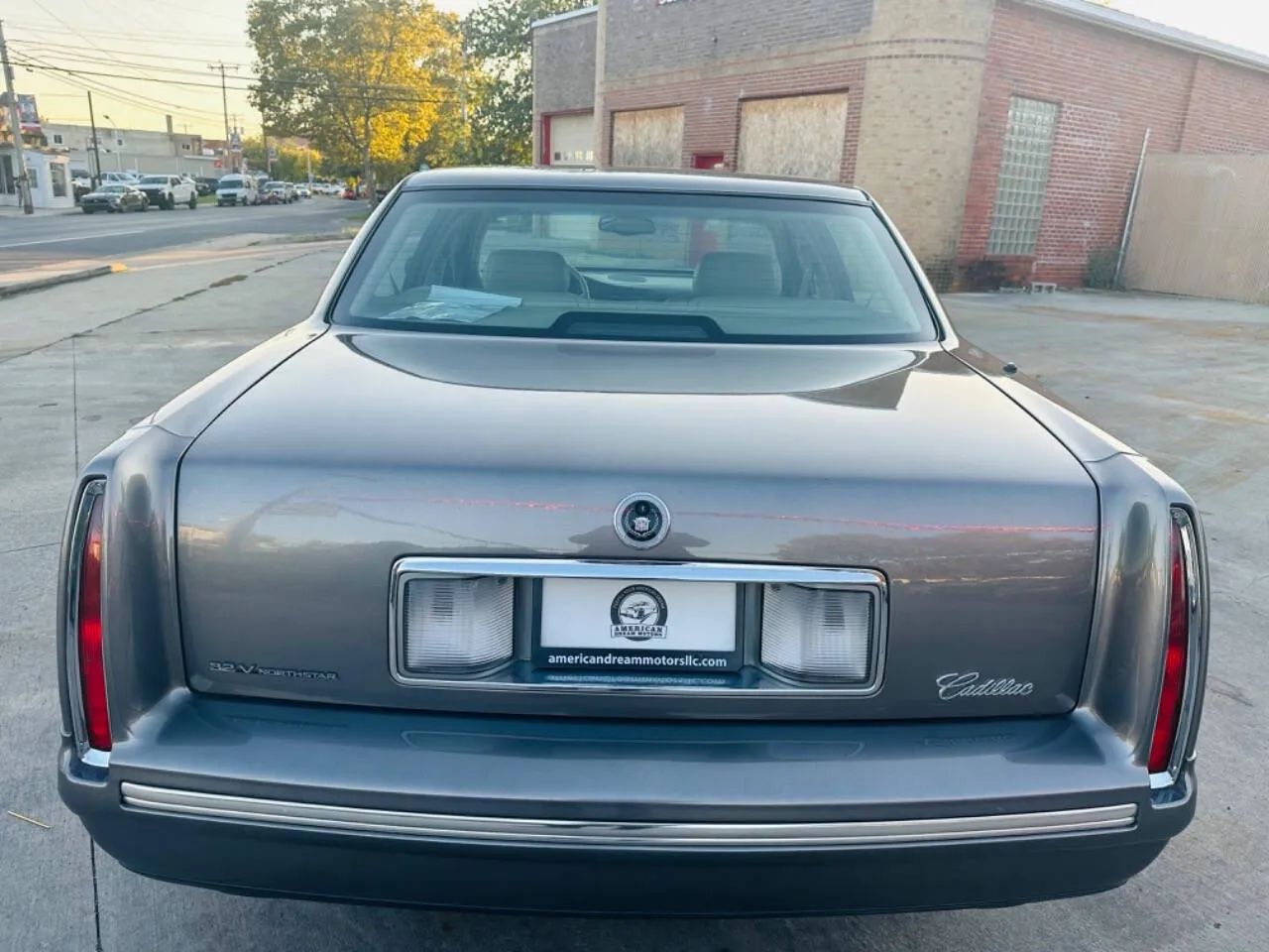 1998 Cadillac DeVille Sedan 4D