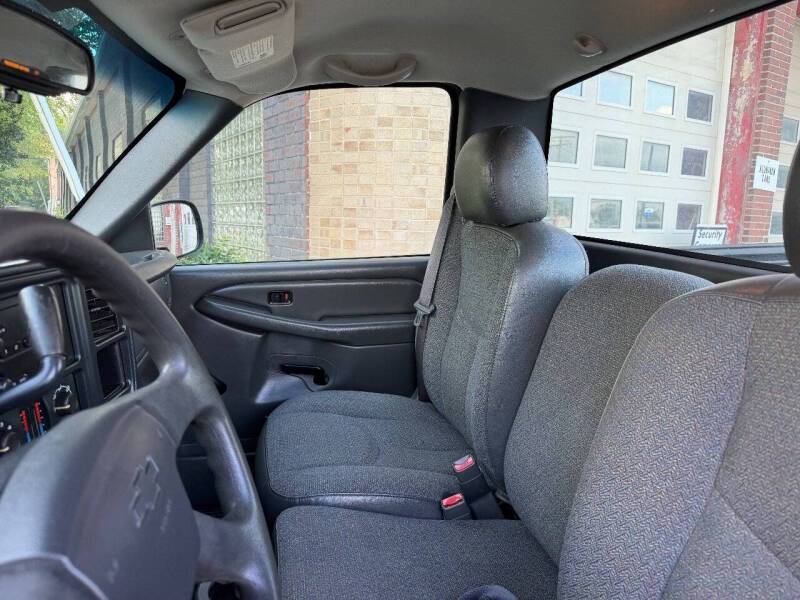 2006 Chevrolet Silverado 1500 Regular Cab Work Truck Pickup 2D 8 ft