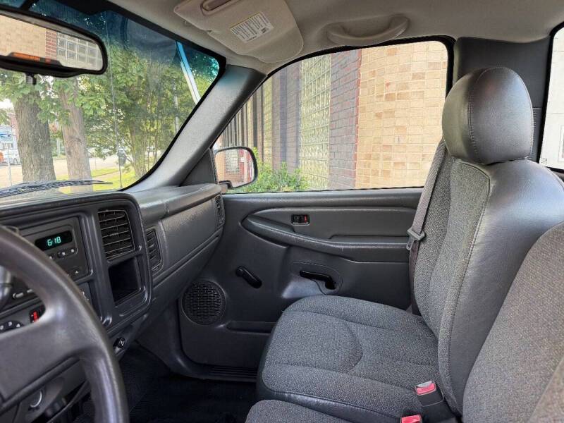 2006 Chevrolet Silverado 1500 Regular Cab Work Truck Pickup 2D 8 ft