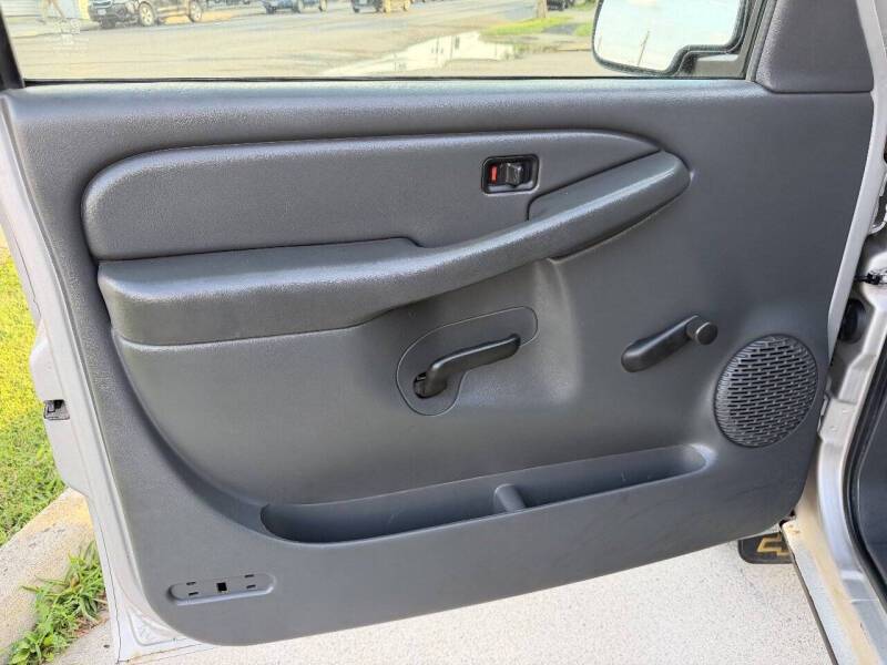 2006 Chevrolet Silverado 1500 Regular Cab Work Truck Pickup 2D 8 ft