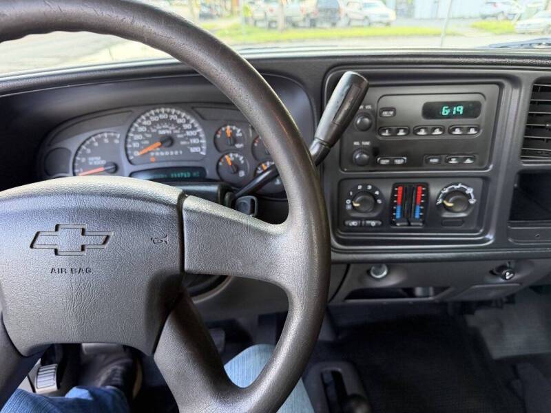 2006 Chevrolet Silverado 1500 Regular Cab Work Truck Pickup 2D 8 ft