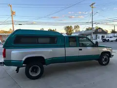 1993 GMC Sierra 3500 SLE Extended Cab photo 8