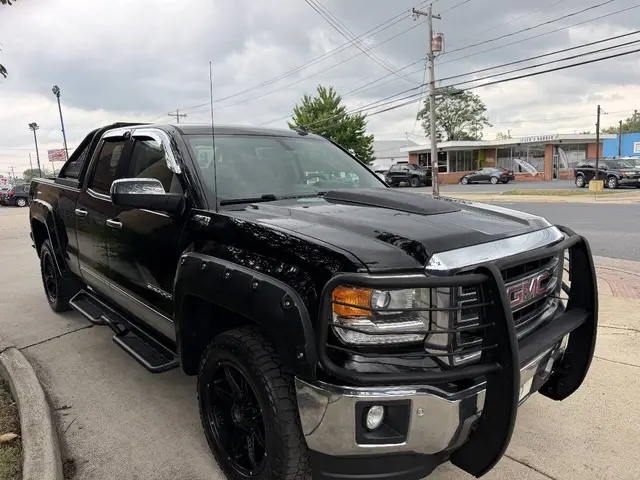 2014 GMC Sierra 1500 SLT Extended Cab photo 5