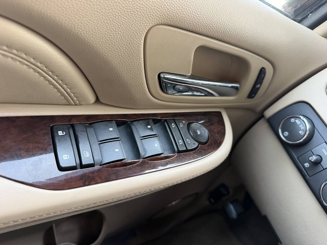 2009 Cadillac Escalade Hybrid Base photo 14