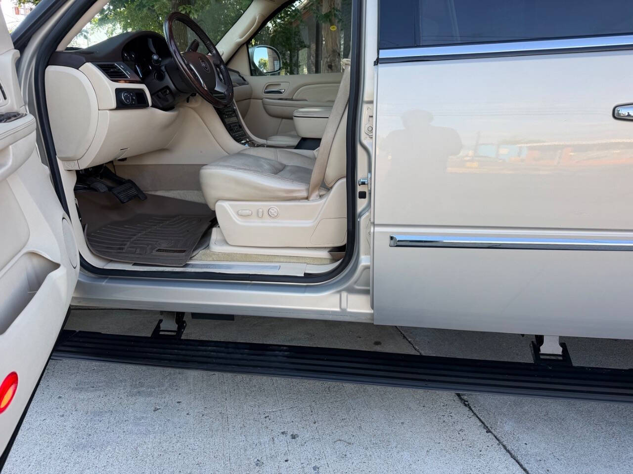 2007 Cadillac Escalade ESV Base SUV photo 17