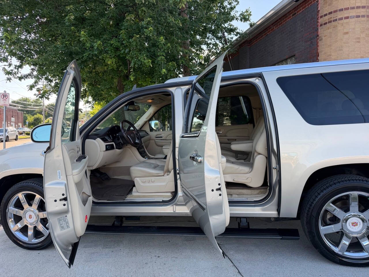 2007 Cadillac Escalade ESV Base SUV photo 18