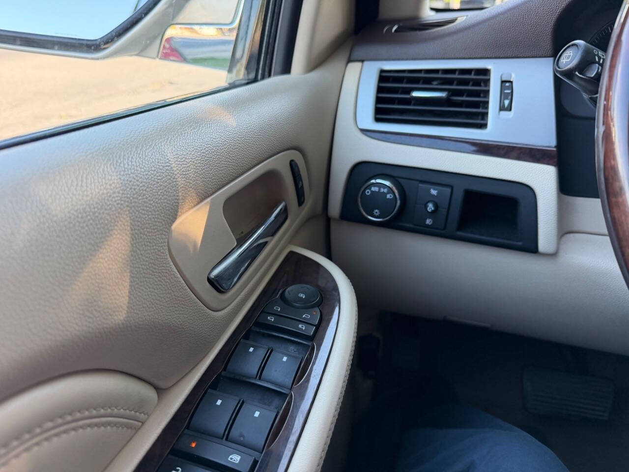 2007 Cadillac Escalade ESV Base SUV photo 23