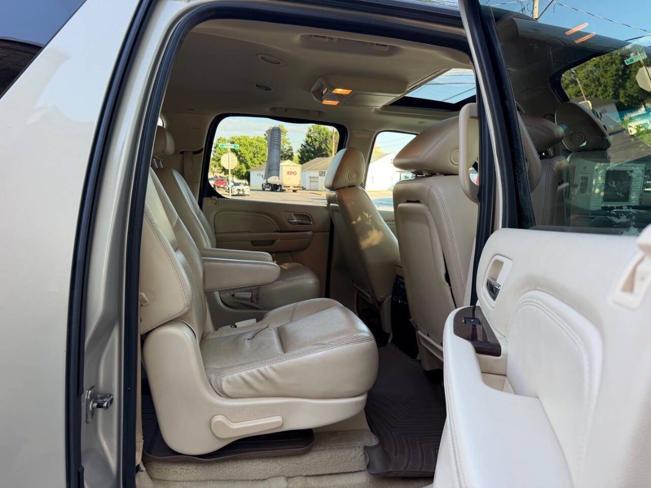 2007 Cadillac Escalade ESV Base SUV photo 32
