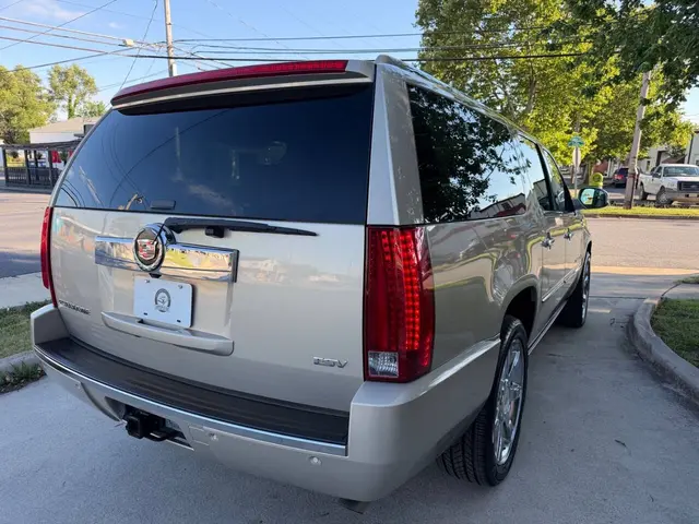 2007 Cadillac Escalade ESV Base SUV photo 6