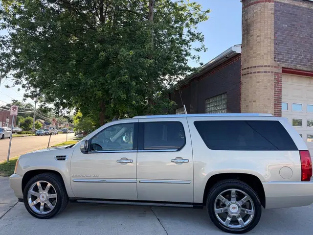 2007 Cadillac Escalade ESV Base SUV photo 10