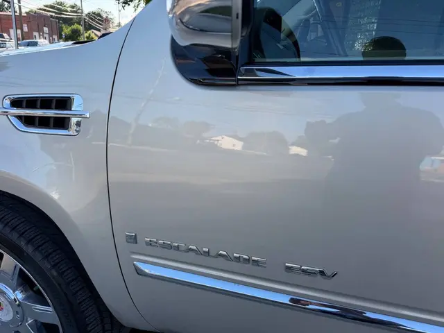 2007 Cadillac Escalade ESV Base SUV photo 11