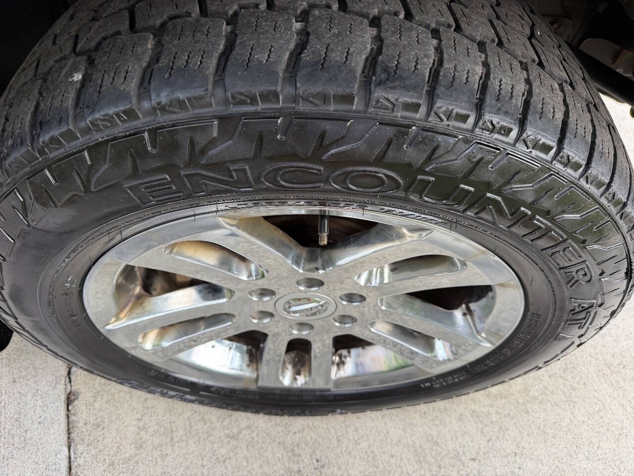 2011 Nissan Titan SL Crew Cab photo 44