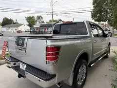 2011 Nissan Titan Crew Cab SL  Pickup 4D 5 1/2 ft photo 5
