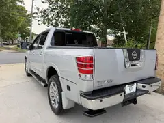 2011 Nissan Titan Crew Cab SL  Pickup 4D 5 1/2 ft photo 9