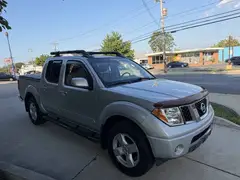2005 Nissan Frontier Crew Cab LE Pickup 4D 5 ft photo 3