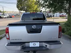 2005 Nissan Frontier Crew Cab LE Pickup 4D 5 ft photo 8