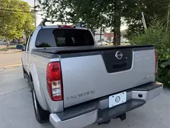 2005 Nissan Frontier Crew Cab LE Pickup 4D 5 ft photo 9