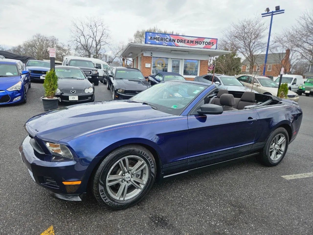 2012 Ford Mustang Convertible 2D photo 12