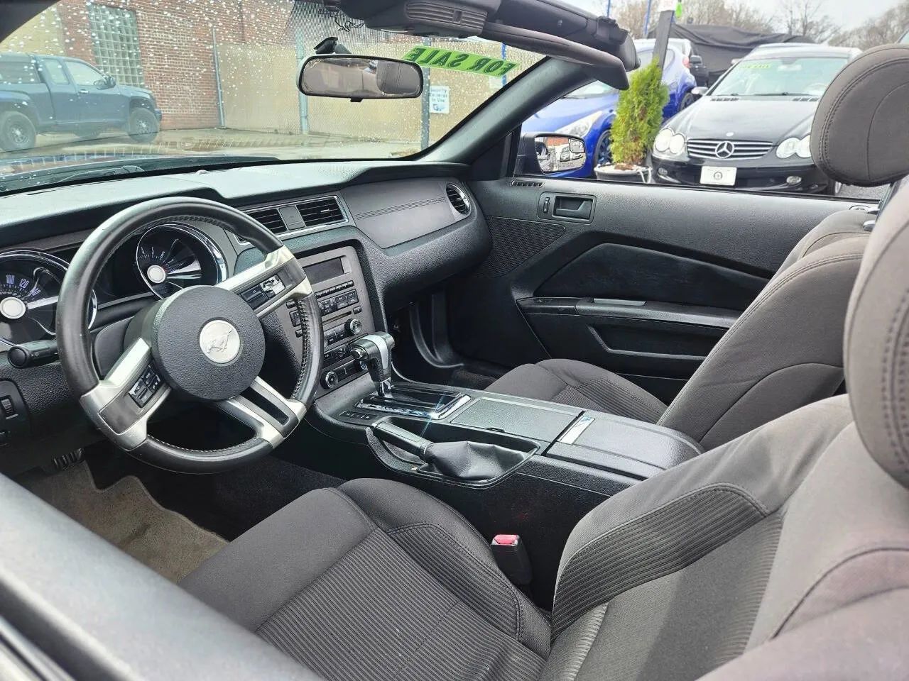 2012 Ford Mustang Convertible 2D photo 19