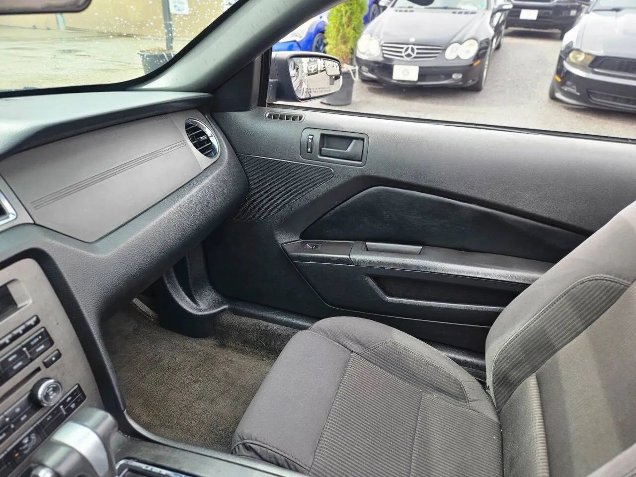 2012 Ford Mustang Convertible 2D photo 20