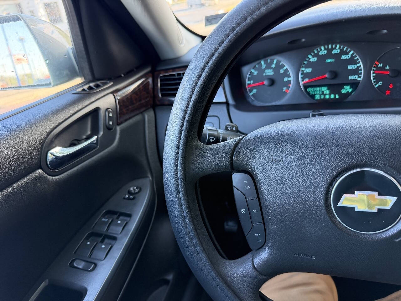 2012 Chevrolet Impala LT Sedan 4D photo 17