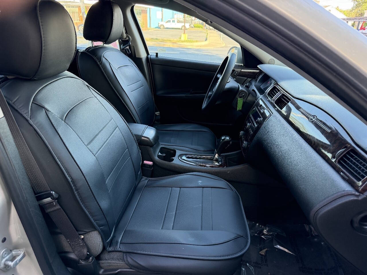 2012 Chevrolet Impala LT Sedan 4D photo 21