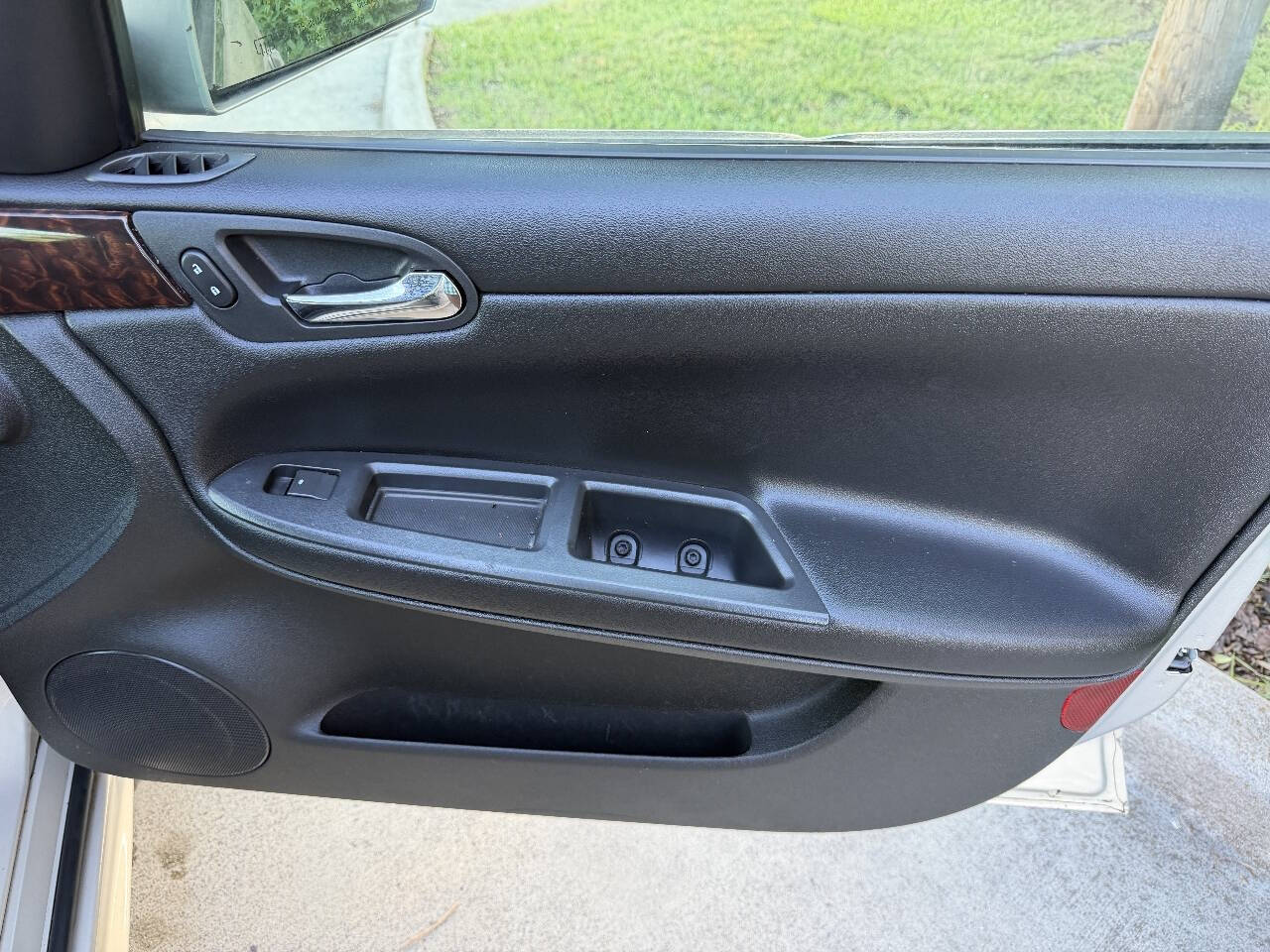 2012 Chevrolet Impala LT Sedan 4D photo 22