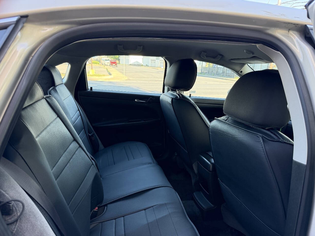 2012 Chevrolet Impala LT Sedan 4D photo 24