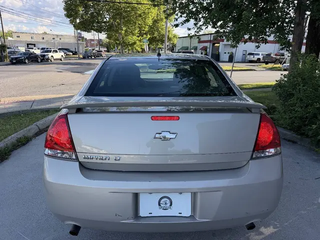 2012 Chevrolet Impala LT Sedan 4D photo 6