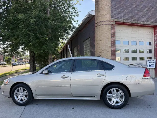 2012 Chevrolet Impala LT Sedan 4D photo 8