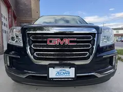 2017 GMC Terrain SLT Sport Utility 4D photo 3