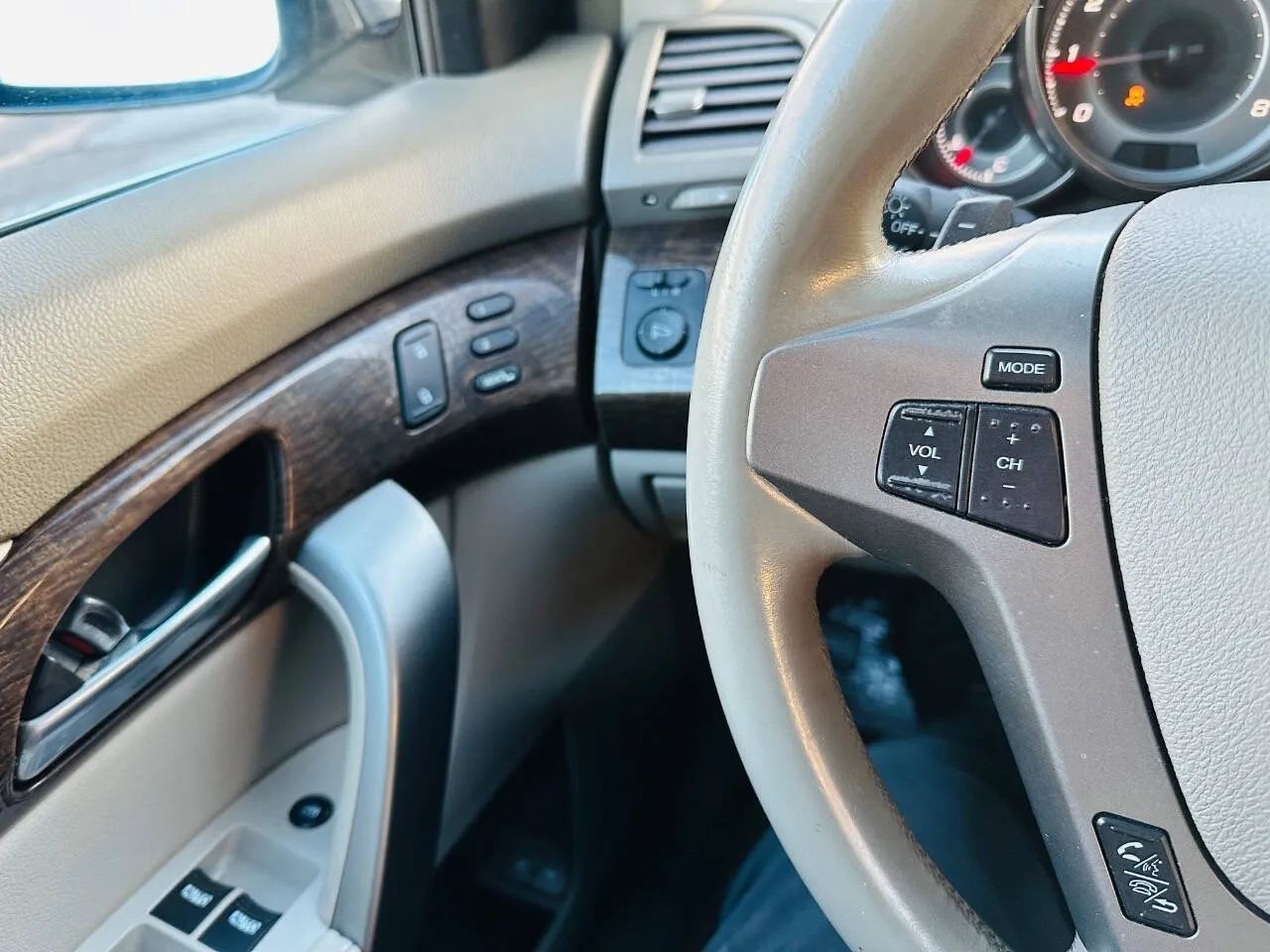 2013 Acura MDX Sport Utility 4D photo 19